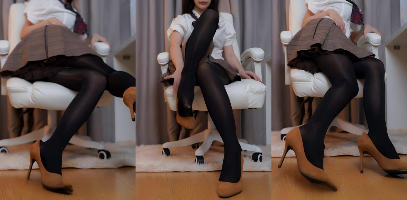 推特足控女神【铃木美咲】福利新作，性感厚黑紧裹美腿，淫语乳交露穴挑逗香艳胴体令人陶醉